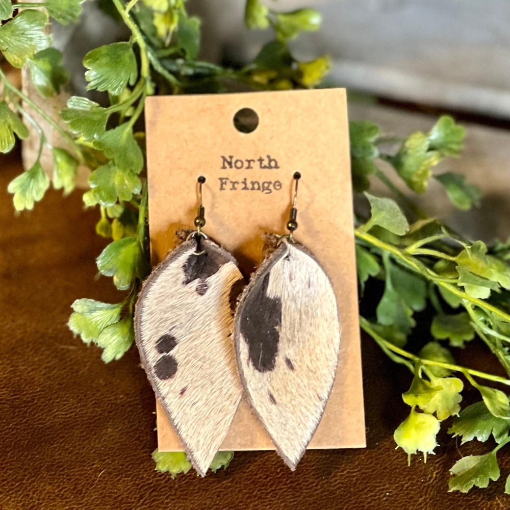 Pretty petal, leather earrings